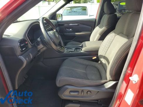 Used 2024 Honda Pilot Sport image 16