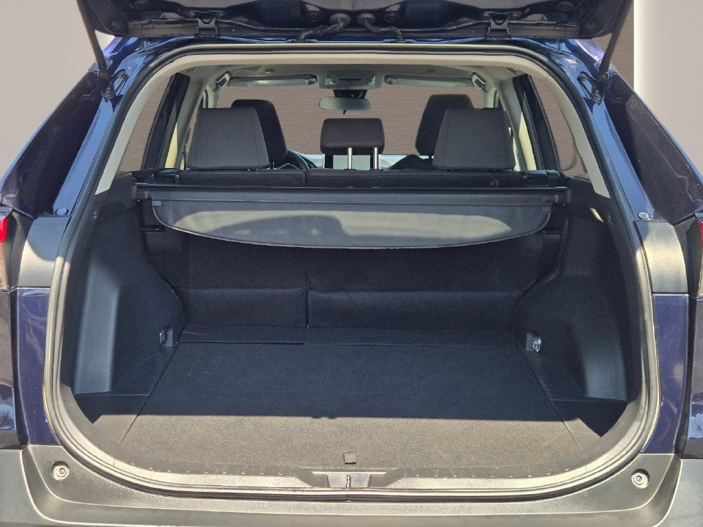 Used 2025 Toyota RAV4 XLE FWD image 11