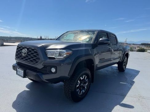 Used 2021 Toyota Tacoma TRD Off-Road w/ Technology Package AWD/4WD image 7
