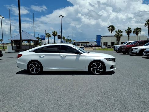 Used 2022 Honda Accord Sport image 9