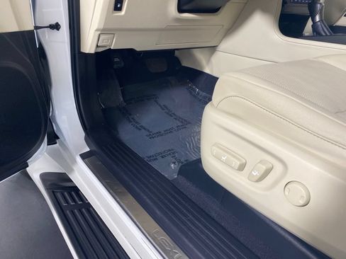 Certified 2023 Lexus GX 460 Premium w/ Premium Package AWD/4WD image 26