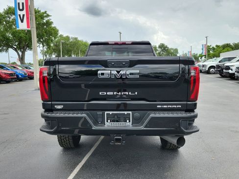 Used 2024 GMC Sierra 2500 Denali Ultimate image 8