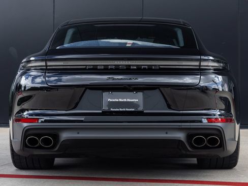 Certified 2025 Porsche Panamera image 10