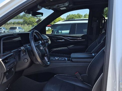 Used 2023 Cadillac Escalade ESV Premium Luxury w/ LPO, Floor Liner Package AWD/4WD image 6
