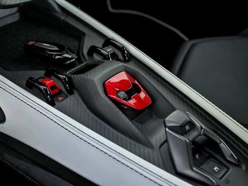 Used 2024 Lamborghini Revuelto image 43