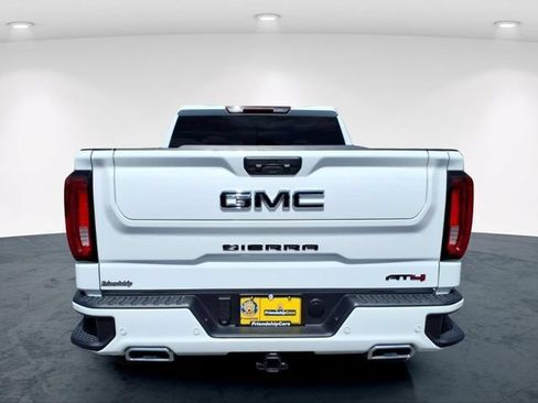 Used 2026 GMC Sierra 1500 AT4 w/ LPO, Black Badging Package AWD/4WD image 10