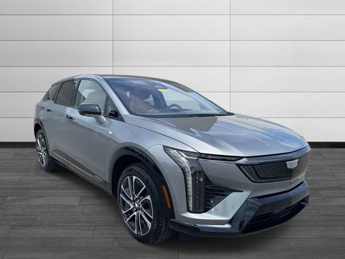 Used 2025 Cadillac Optiq Sport 2 AWD/4WD image 7