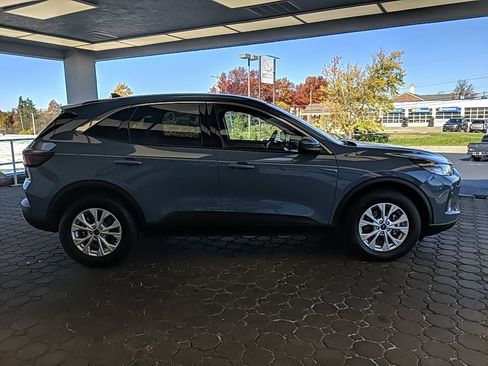 Certified 2023 Ford Escape Active w/ Tech Pack #2 image 4