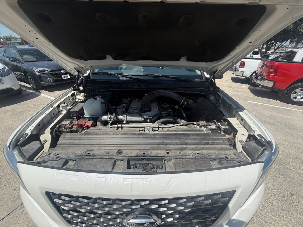 Used 2018 Nissan Titan PRO-4X w/ Pro-4x Convenience Package AWD/4WD image 19