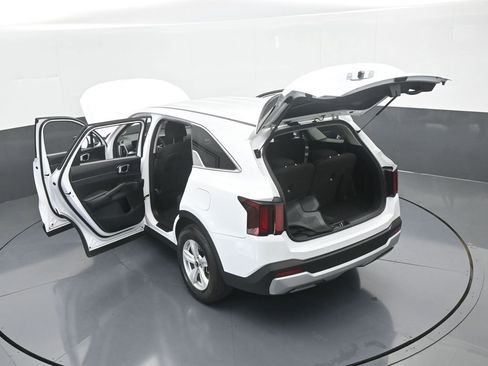 Used 2024 Kia Sorento LX image 65