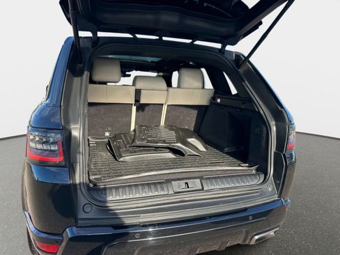 Used 2020 Land Rover Range Rover Sport HST image 9