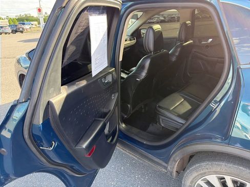 Used 2020 Ford Escape Titanium image 16