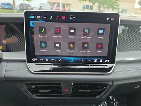 New 2026 Volkswagen Tiguan SE R-Line FWD image 18