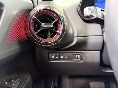 Used 2024 Chevrolet Equinox EV RS FWD image 38