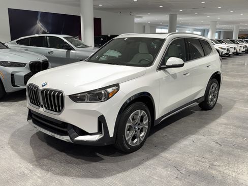 New 2026 BMW X1 xDrive28i w/ Technology Package image 3