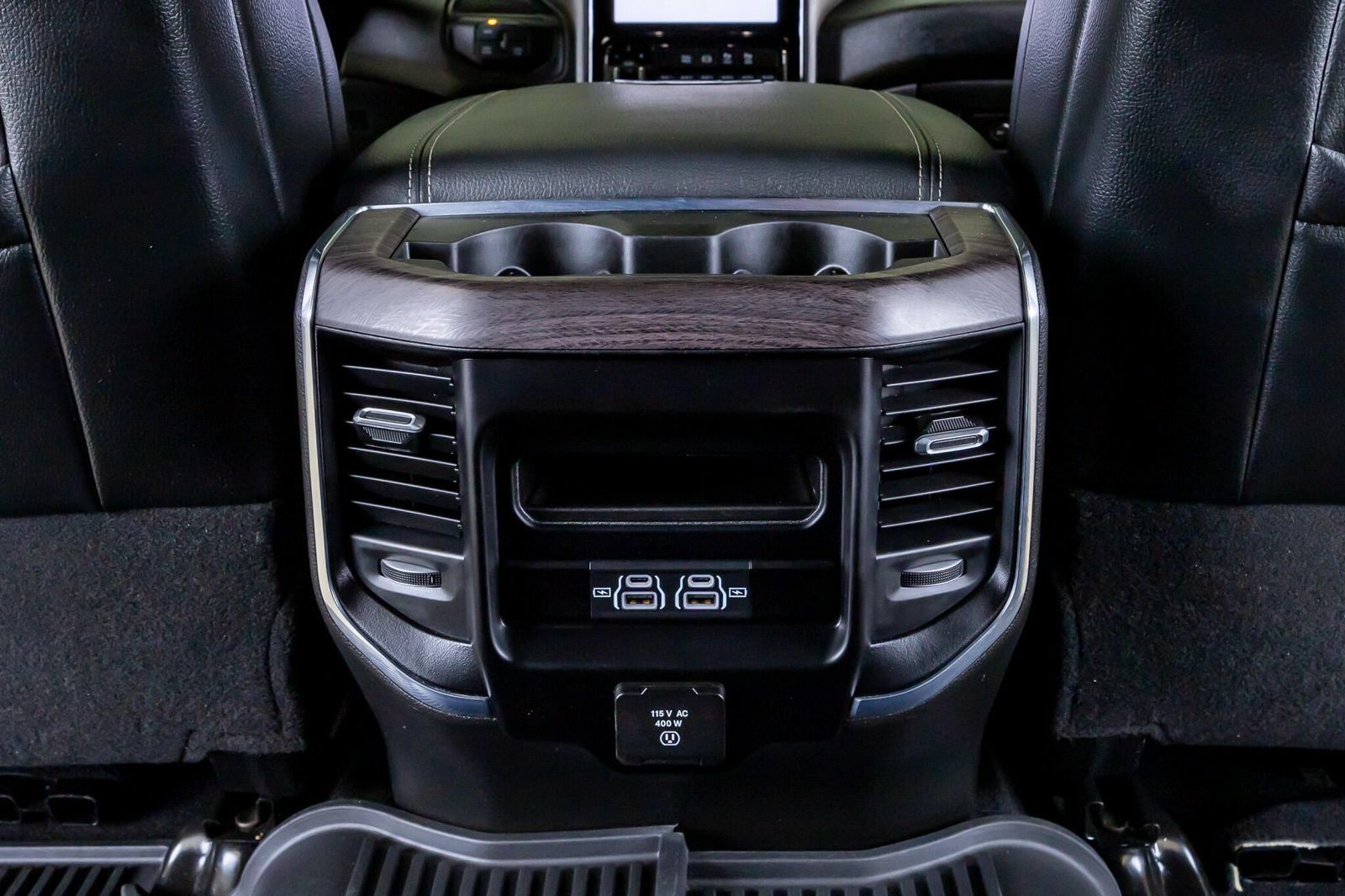 Used 2025 RAM 2500 Laramie w/ Night Edition AWD/4WD image 32