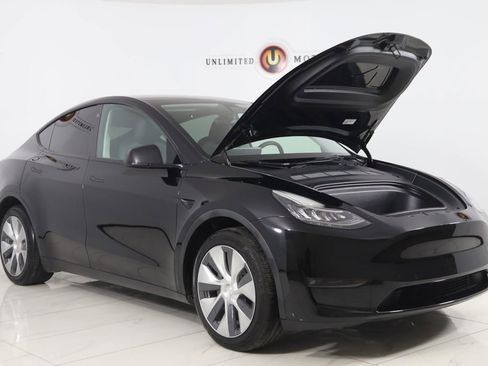 Used 2022 Tesla Model Y Long Range image 21