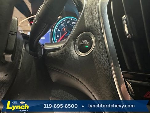 Used 2023 Chevrolet Traverse LT w/ Midnight/Sport Edition image 15