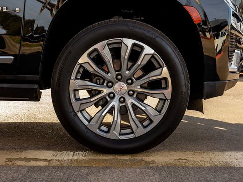 Used 2021 GMC Yukon Denali w/ Denali Ultimate Package image 11