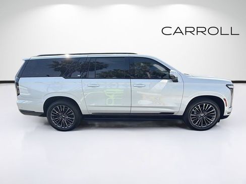 Certified 2025 Cadillac Escalade ESV Sport Platinum AWD/4WD image 2