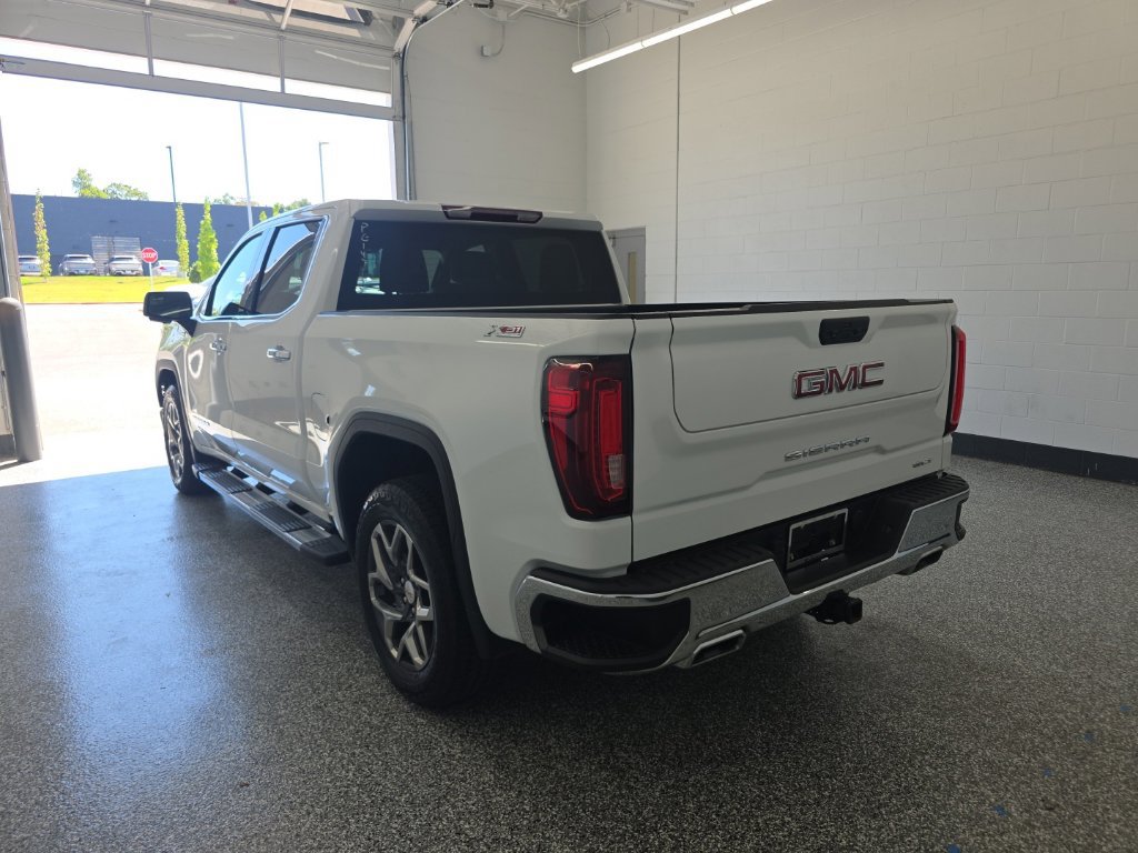 Used 2023 GMC Sierra 1500 SLT w/ SLT Premium Package AWD/4WD image 3