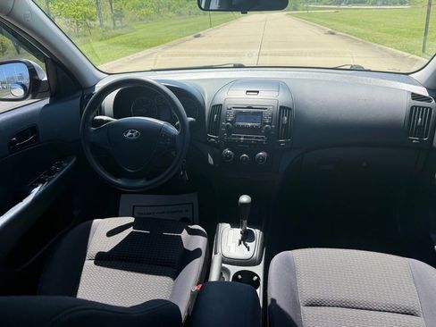Used 2010 Hyundai Elantra GLS FWD image 17