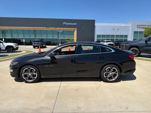 Used 2024 Chevrolet Malibu LT FWD image 2