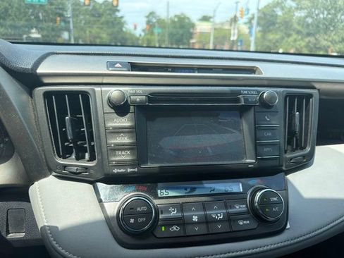 Used 2013 Toyota RAV4 XLE FWD image 18
