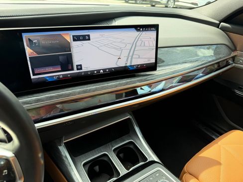 Used 2025 BMW 740i xDrive AWD/4WD image 26