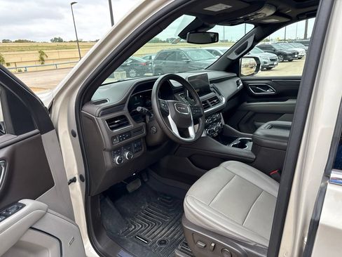 Used 2023 GMC Yukon XL SLT w/ SLT Luxury Package AWD/4WD image 20