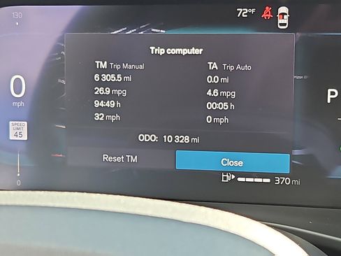 Used 2025 Volvo XC40 B5 Ultra w/ Climate Package image 21