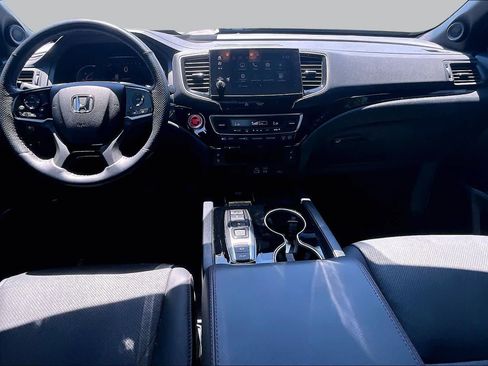 Certified 2024 Honda Passport Black Edition image 16