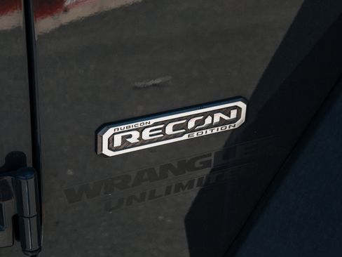 Used 2017 Jeep Wrangler Unlimited Rubicon AWD/4WD image 27