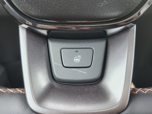 Used 2025 Honda Pilot TrailSport image 11