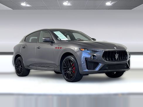 Used 2023 Maserati Levante Trofeo image 6