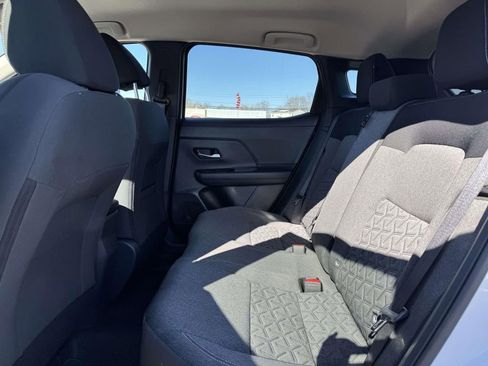 Used 2025 Nissan Kicks SV image 12