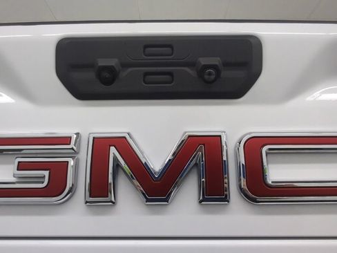 Used 2026 GMC Sierra 2500 AT4 w/ Technology Package AWD/4WD image 32