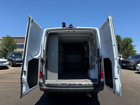 Used 2022 Mercedes-Benz Sprinter 1500 image 14