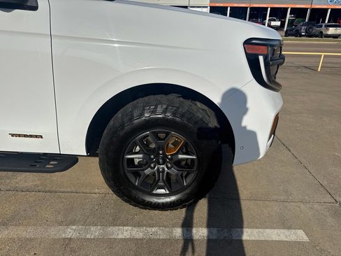 Used 2025 Ford Expedition Tremor AWD/4WD image 4