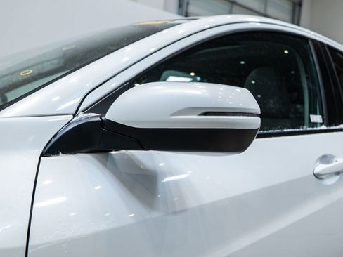 Used 2017 Honda HR-V EX image 9