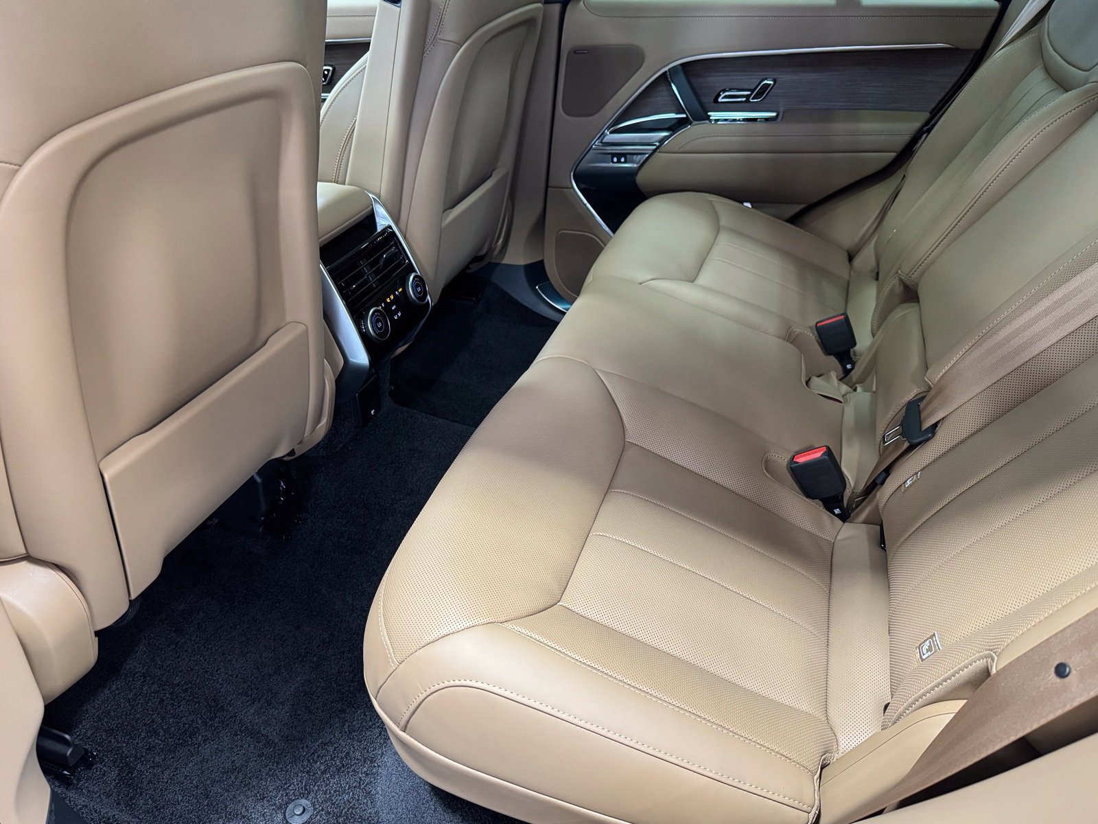 New 2026 Land Rover Range Rover SE AWD/4WD image 34
