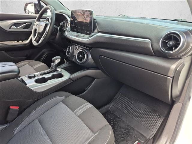 Used 2023 Chevrolet Blazer LT w/ Midnight/Sport Edition FWD image 28