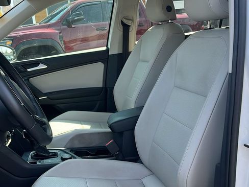 Used 2020 Volkswagen Tiguan SE w/ Panoramic Sunroof Package AWD/4WD image 10