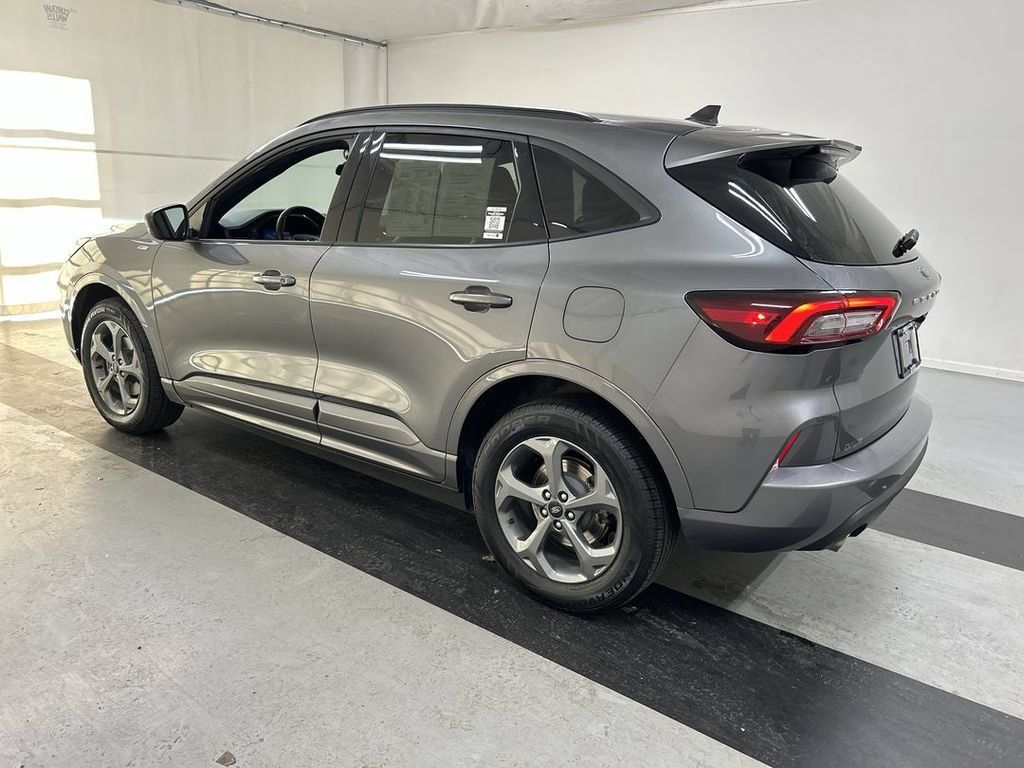 Used 2024 Ford Escape ST-Line AWD/4WD image 7