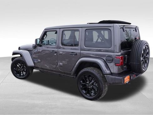 Certified 2025 Jeep Wrangler Unlimited Sahara w/ Safety Group image 9