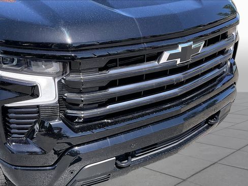 Used 2025 Chevrolet Silverado 1500 High Country w/ Midnight Edition AWD/4WD image 29