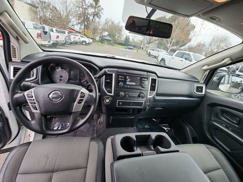 Used 2017 Nissan Titan S image 24