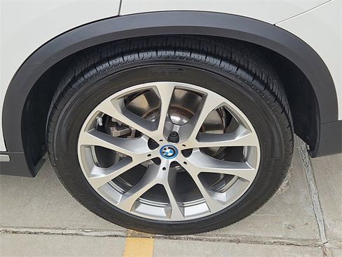 Used 2022 BMW X5 xDrive45e image 13
