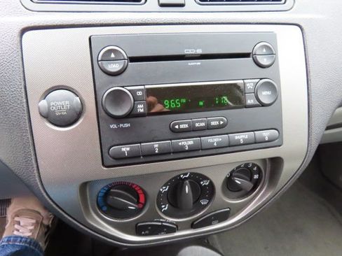 Used 2007 Ford Focus SE image 20