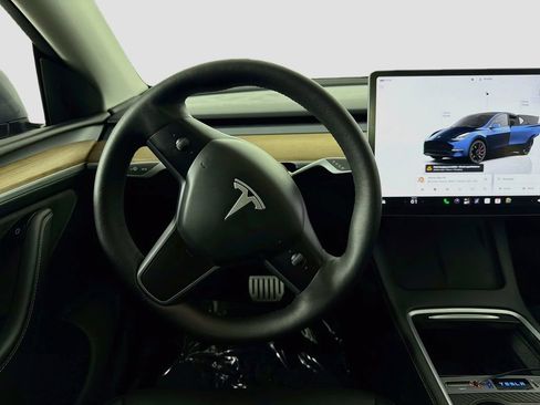 Used 2024 Tesla Model Y Performance AWD/4WD image 22